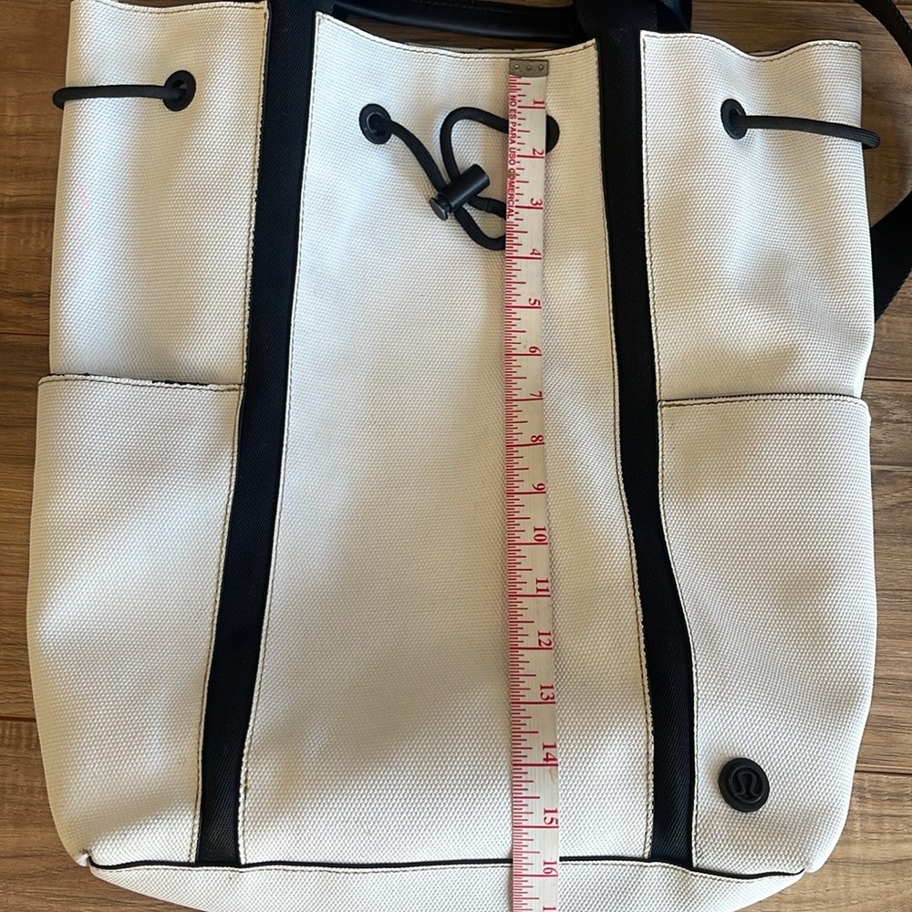 Pre-owned lululemon White and Black Women's Backpack - Picture 14 of 16